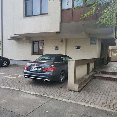 Morii Lake Special Apartment Bukares Bagian luar foto