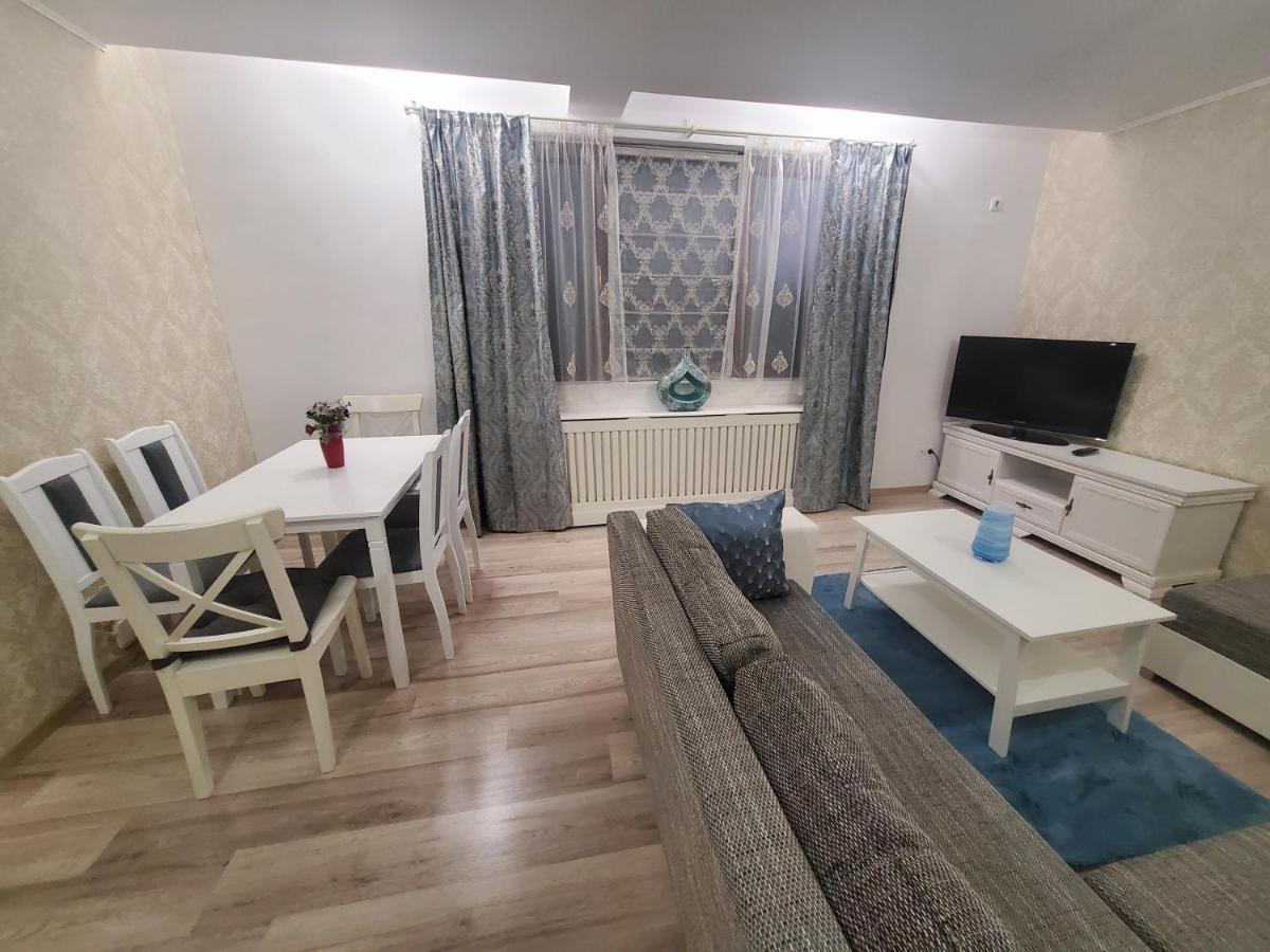 Morii Lake Special Apartment Bukares Bagian luar foto