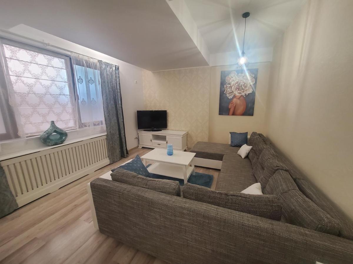 Morii Lake Special Apartment Bukares Bagian luar foto