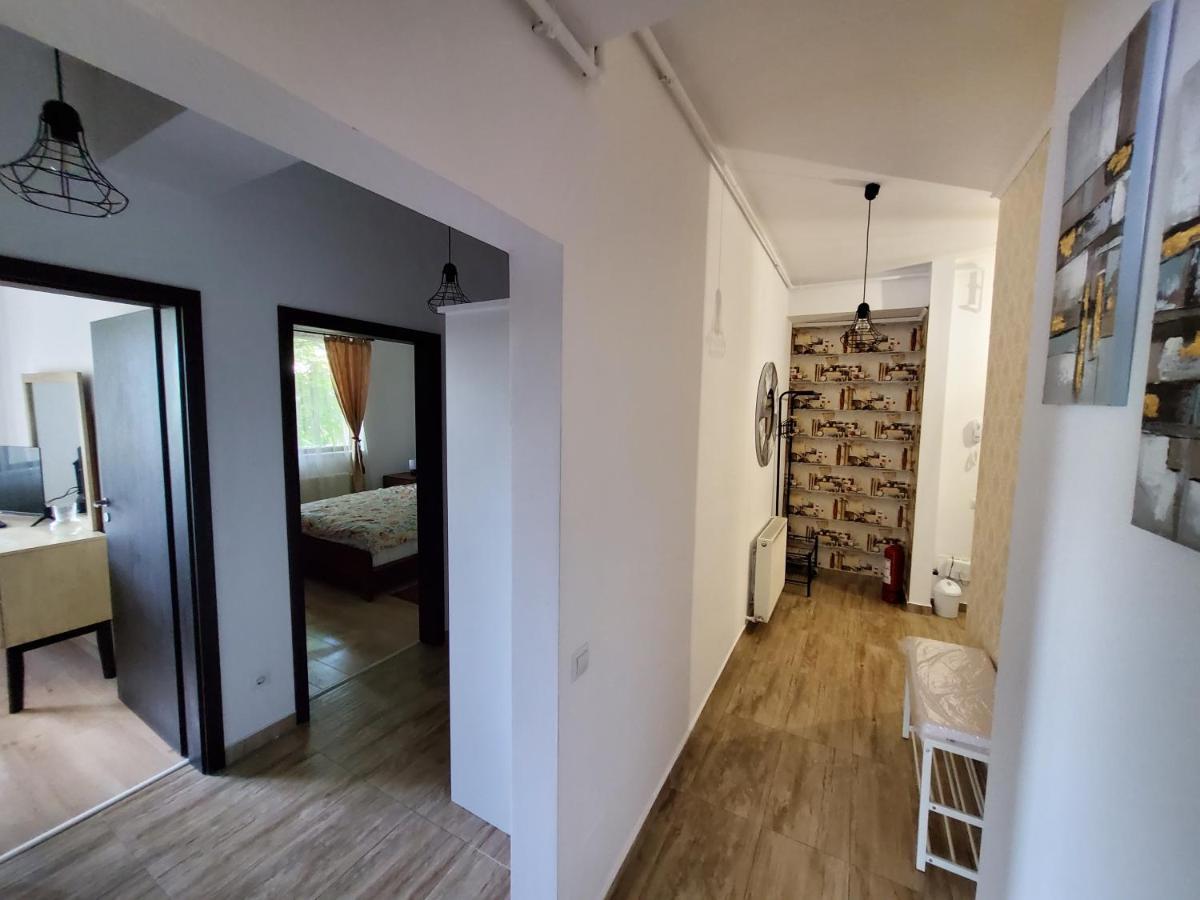 Morii Lake Special Apartment Bukares Bagian luar foto