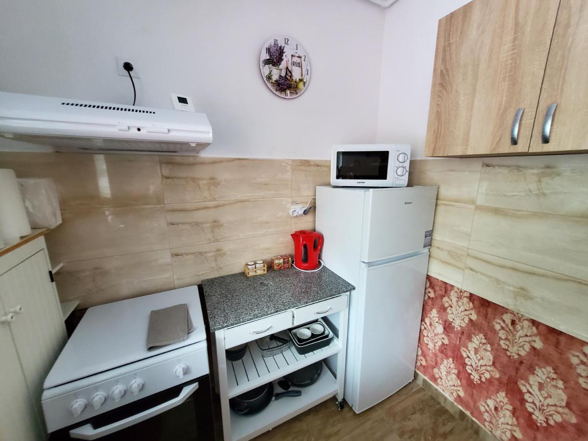 Morii Lake Special Apartment Bukares Bagian luar foto