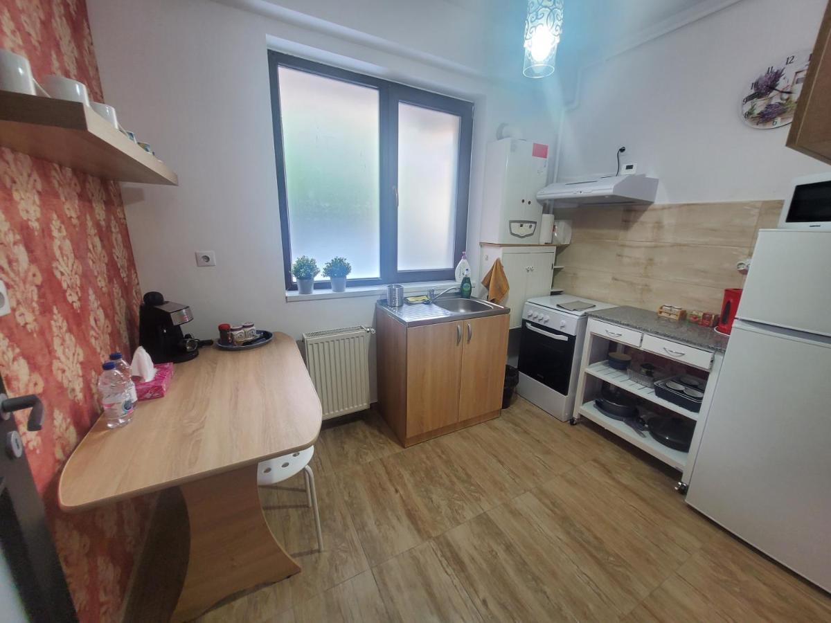 Morii Lake Special Apartment Bukares Bagian luar foto