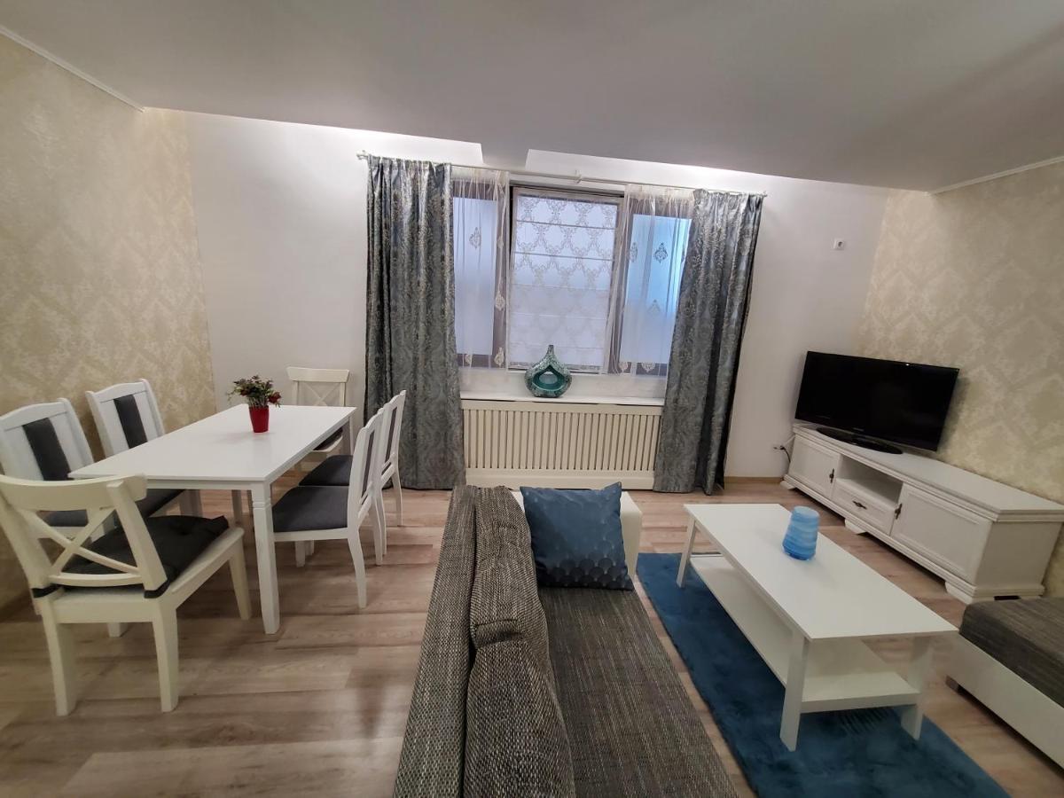 Morii Lake Special Apartment Bukares Bagian luar foto