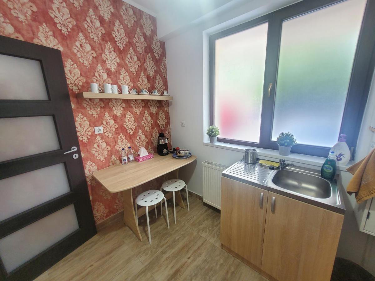 Morii Lake Special Apartment Bukares Bagian luar foto