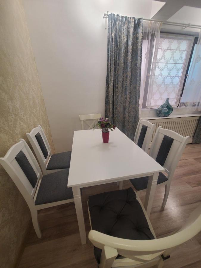 Morii Lake Special Apartment Bukares Bagian luar foto