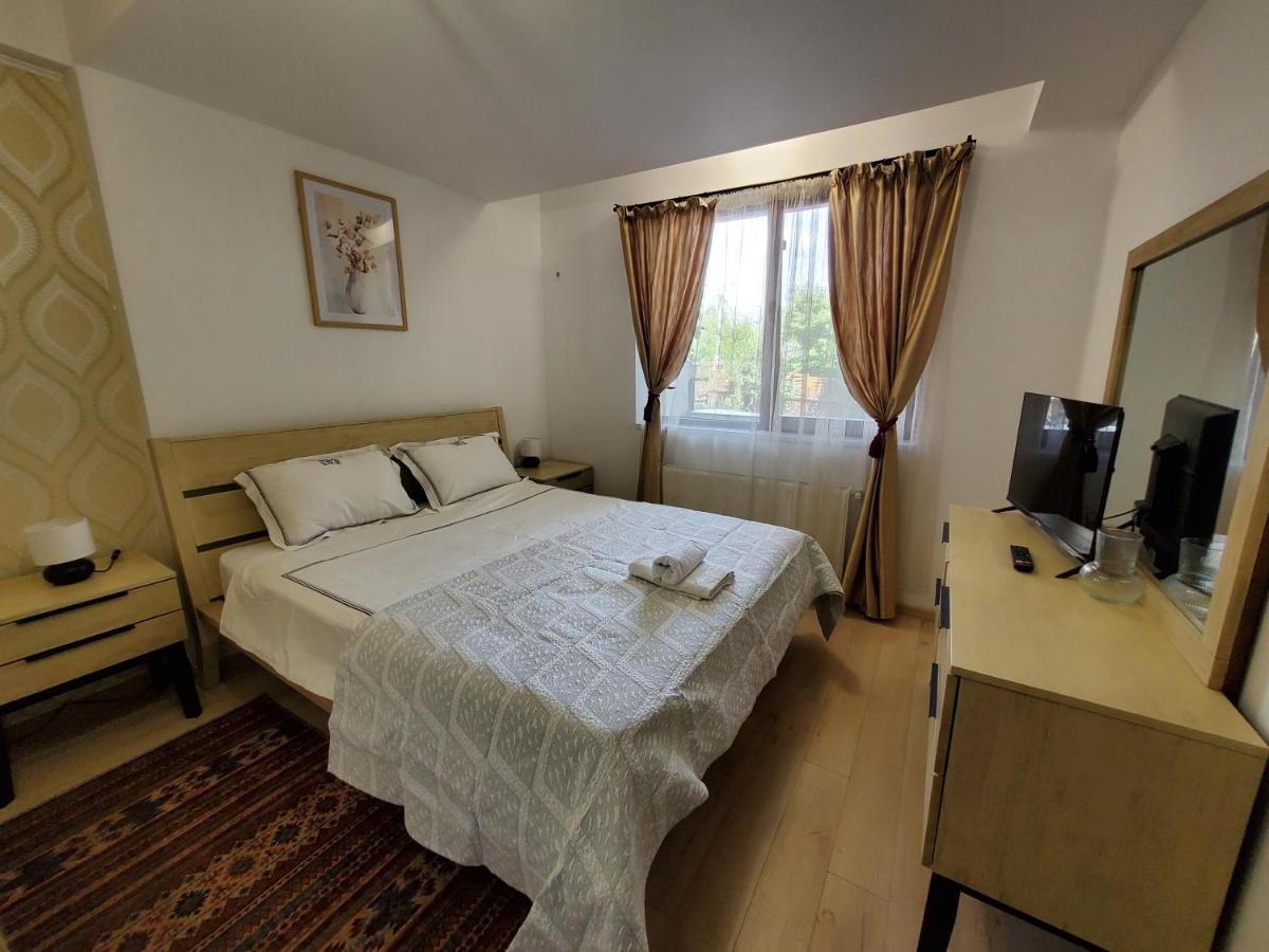 Morii Lake Special Apartment Bukares Bagian luar foto