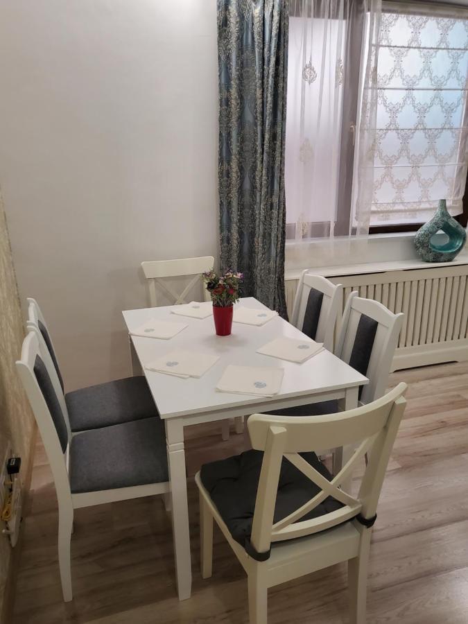 Morii Lake Special Apartment Bukares Bagian luar foto